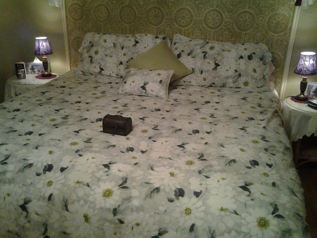 Ici Et Maintenant Bed and Breakfast Magog Exterior foto