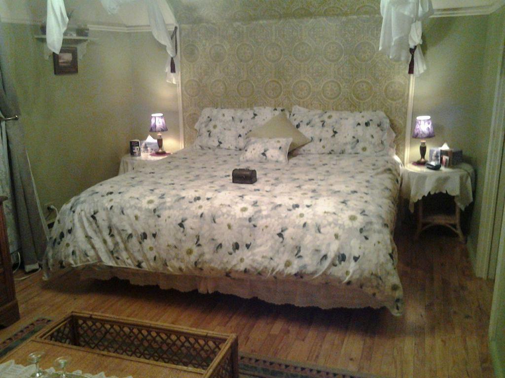 Ici Et Maintenant Bed and Breakfast Magog Exterior foto