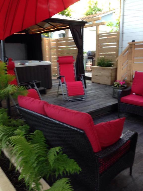 Ici Et Maintenant Bed and Breakfast Magog Exterior foto