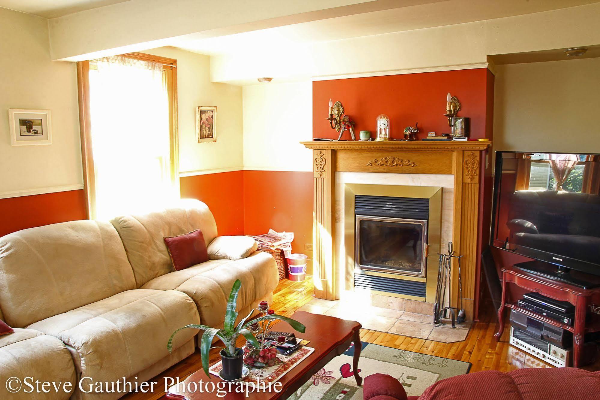 Ici Et Maintenant Bed and Breakfast Magog Exterior foto