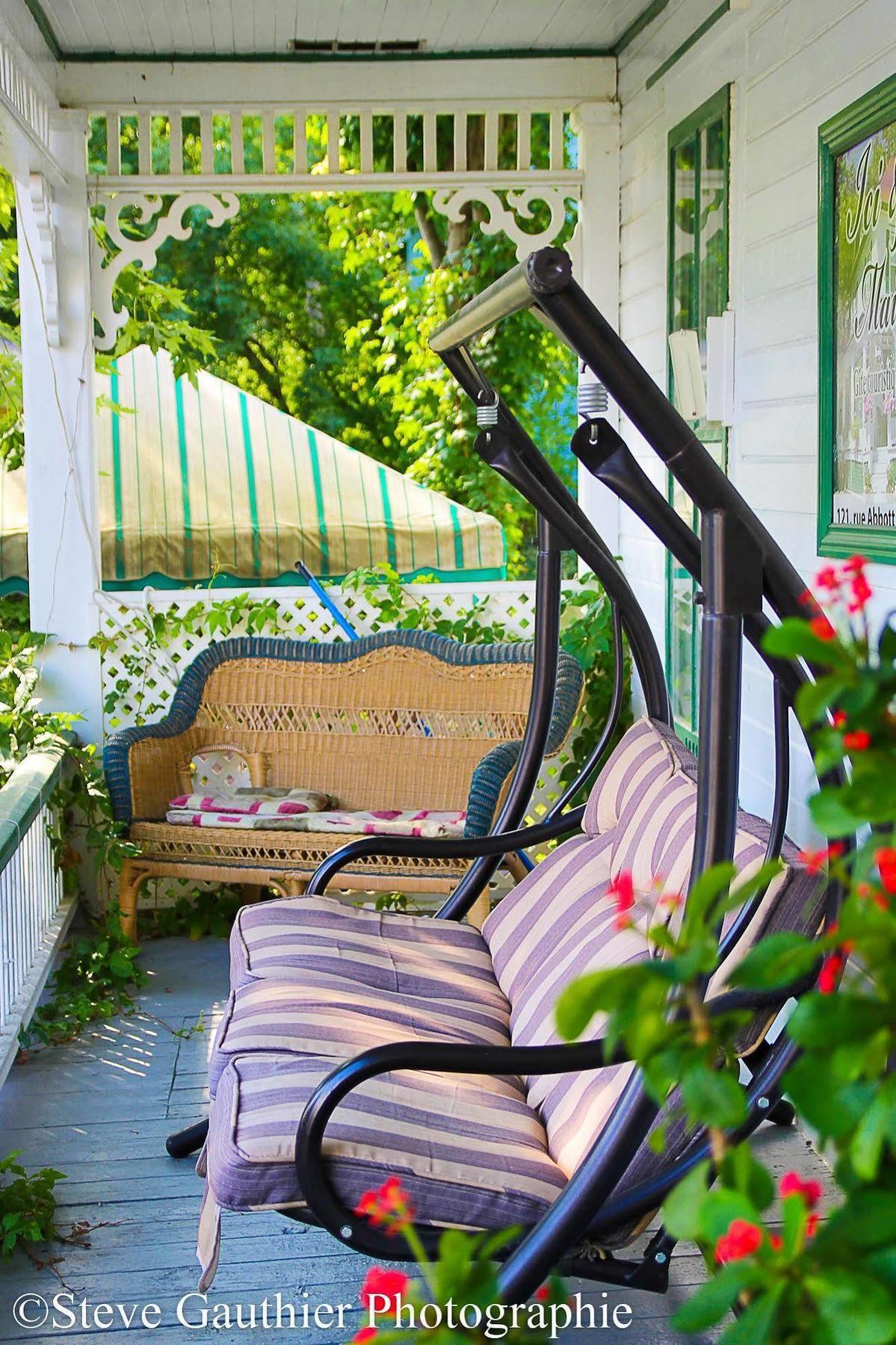 Ici Et Maintenant Bed and Breakfast Magog Exterior foto